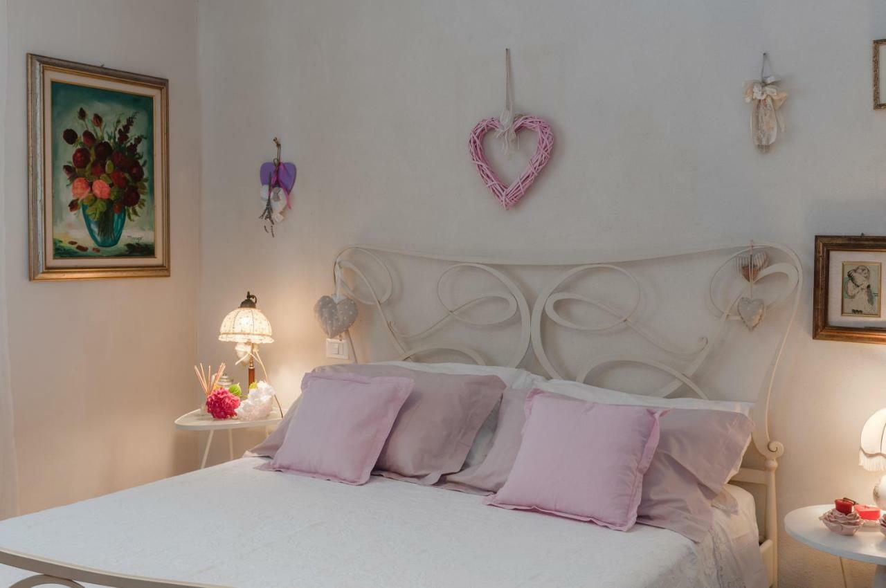 Tre Civette Sul Como Bed and Breakfast Marina di Massa Buitenkant foto