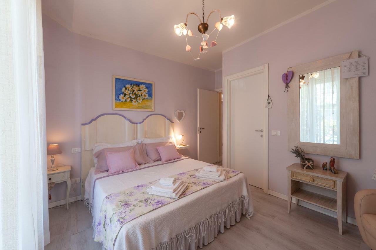 Tre Civette Sul Como Bed and Breakfast Marina di Massa Buitenkant foto