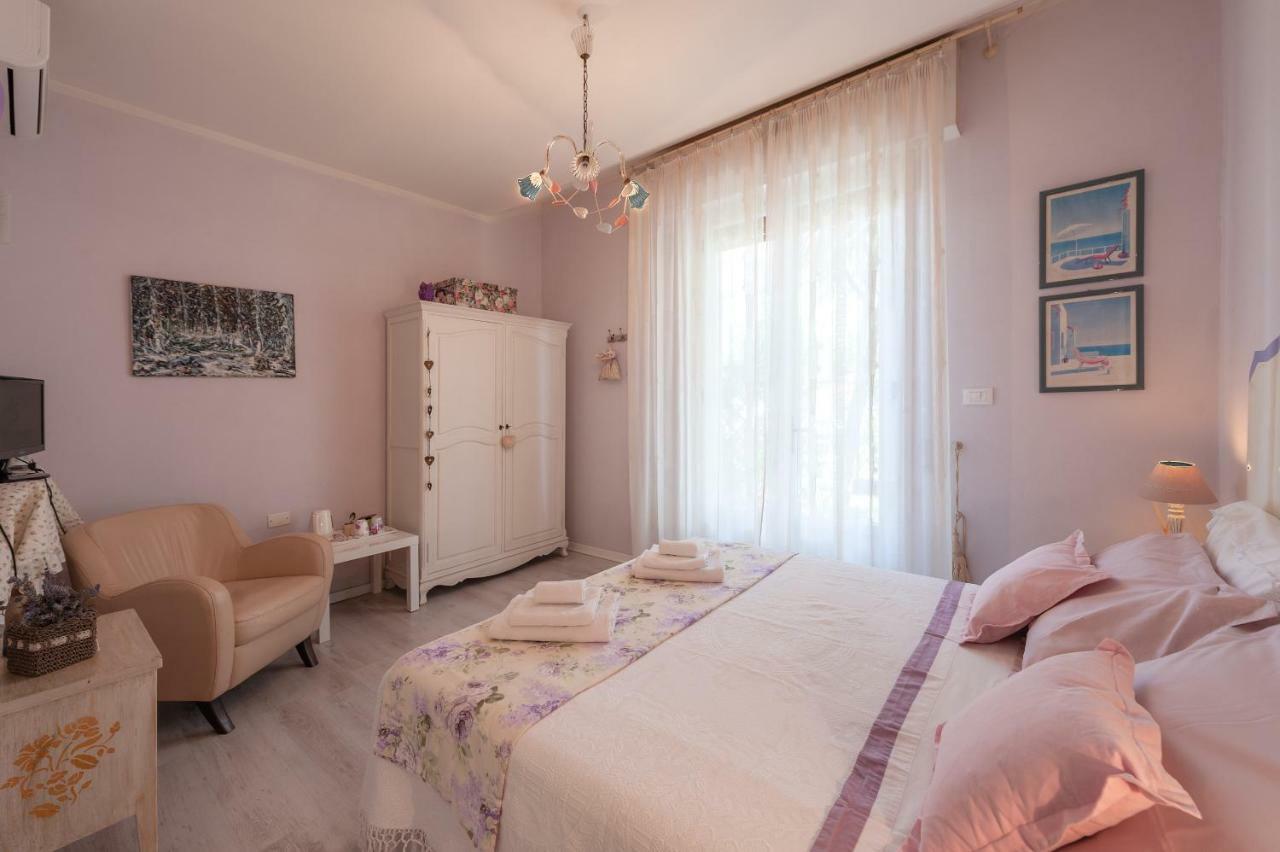 Tre Civette Sul Como Bed and Breakfast Marina di Massa Buitenkant foto